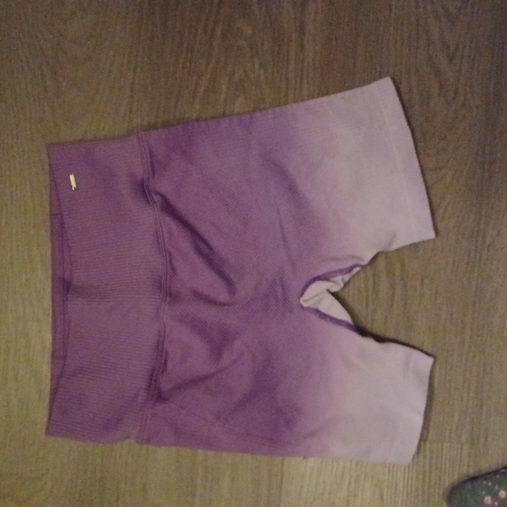 Pink shorts - Picture 2 of 2